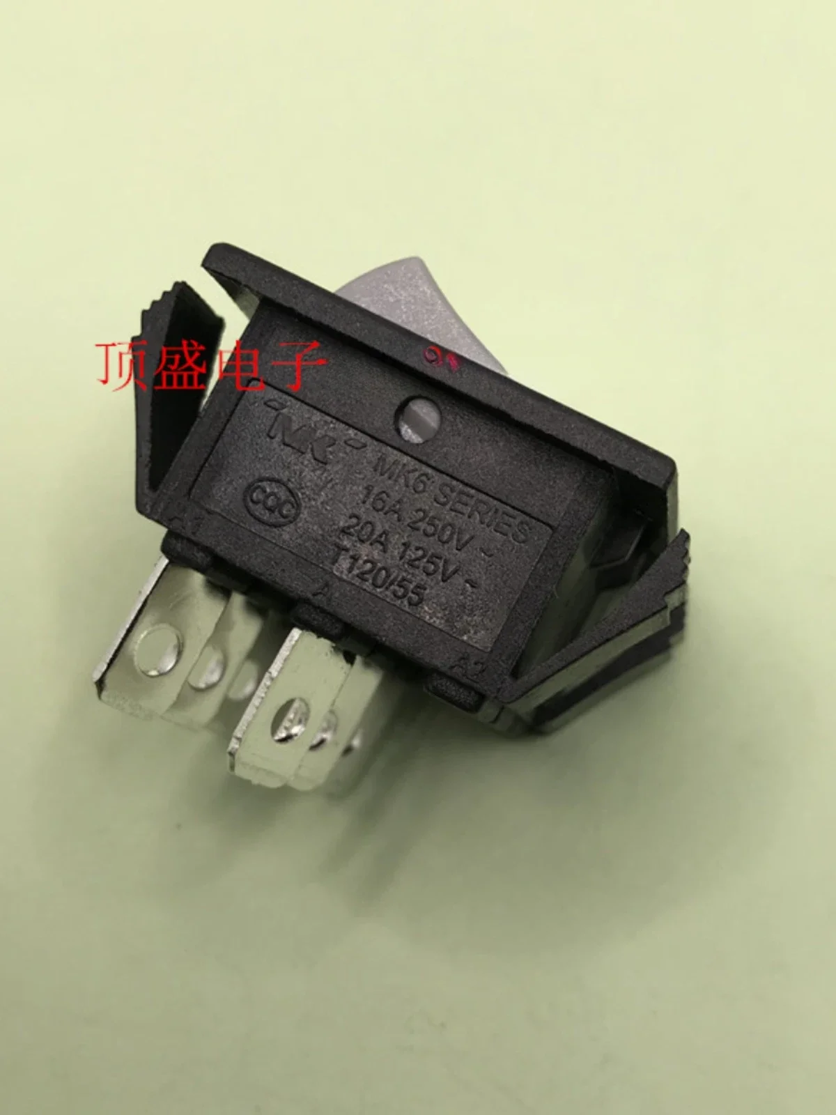 10PCS      MK6 oblique six foot 16A equipment switch, six foot two speed rocker ship type switch RD331C086B