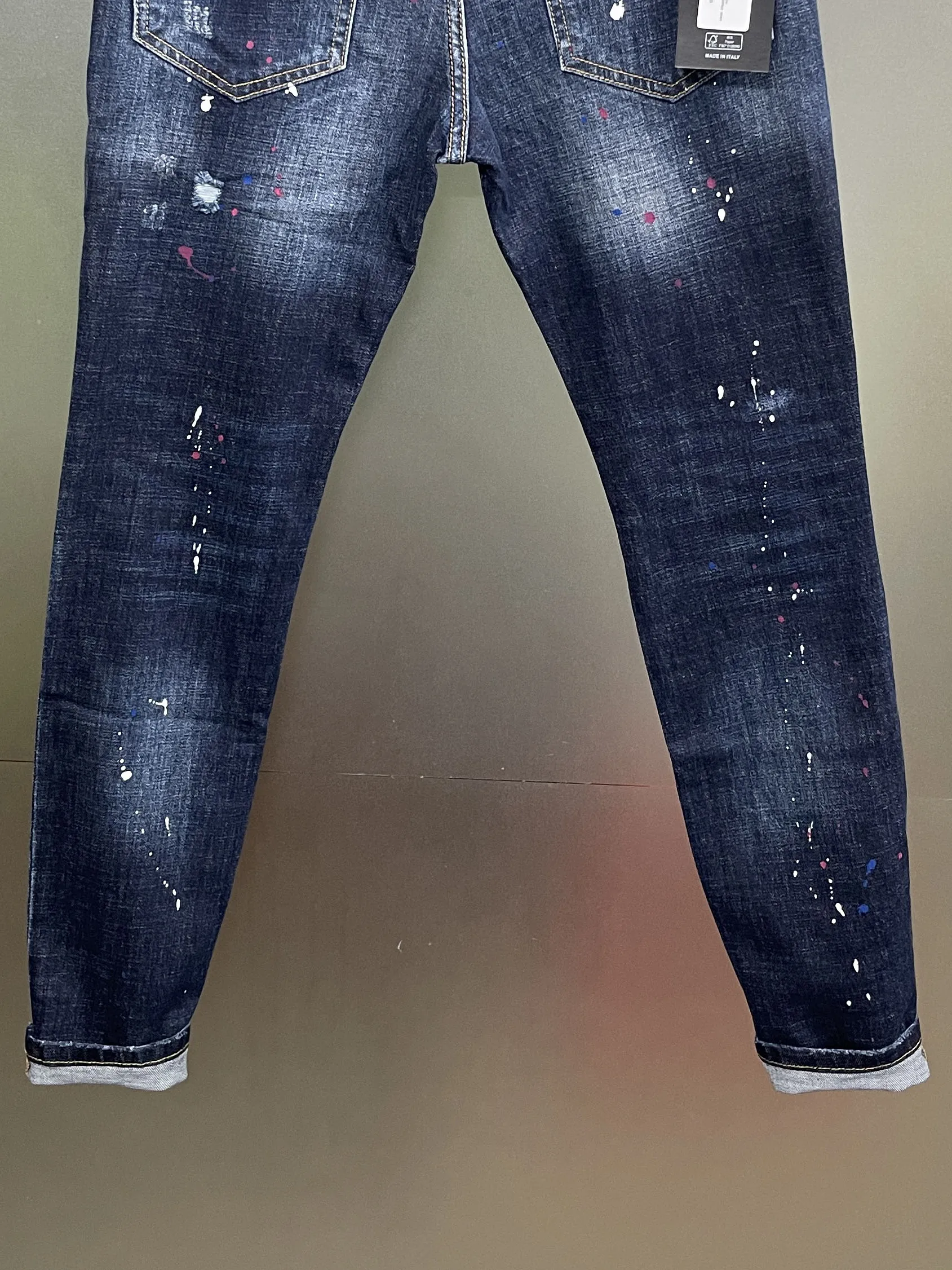 2024 Frühling und Sommer Neue D2 Jeans Herren Washed Ripped Patch Paint Dreidimensionaler Schnitt Slim Blue