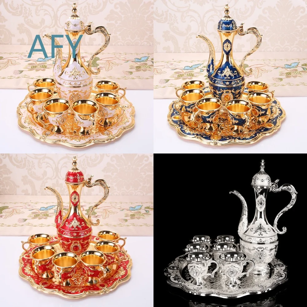 Ensemble élégant de carafe à vin en métal avec petits verres à whisky pour le service à domicile, les bars et la décoration de cadeaux de mariage