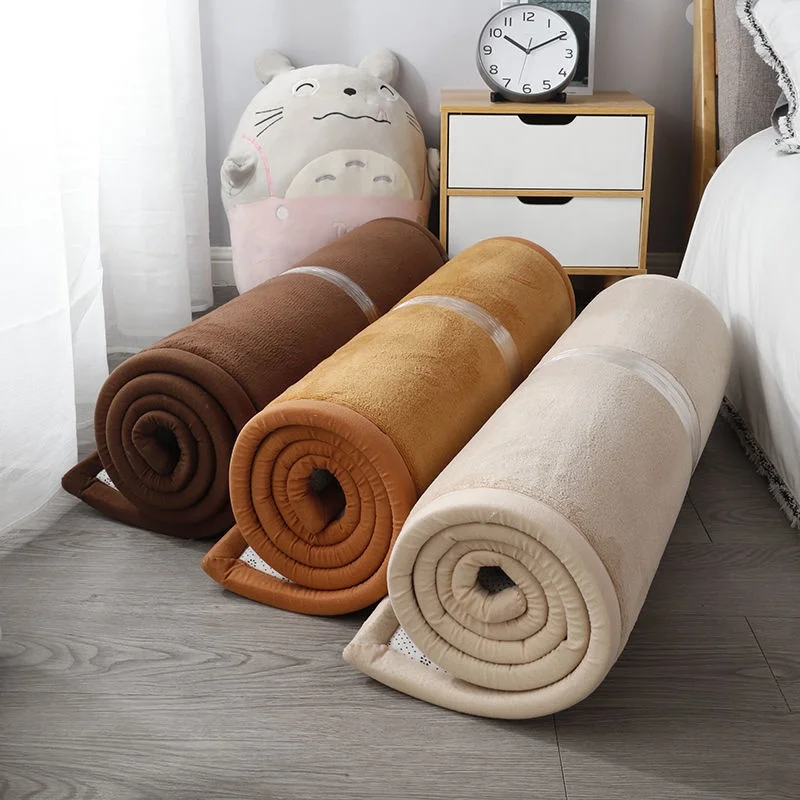 #Factory Customized Thickened Solid Color Carpet Machine-Made for Living Room Bedroom or Baby Crawling Floor Mat in Stock