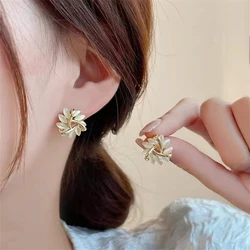 Exquisite Flower Zircon Stud Earrings for Women Leaves Geometric Rhinestone Earring Girl Party Birthday Christmas Jewelry Gifts