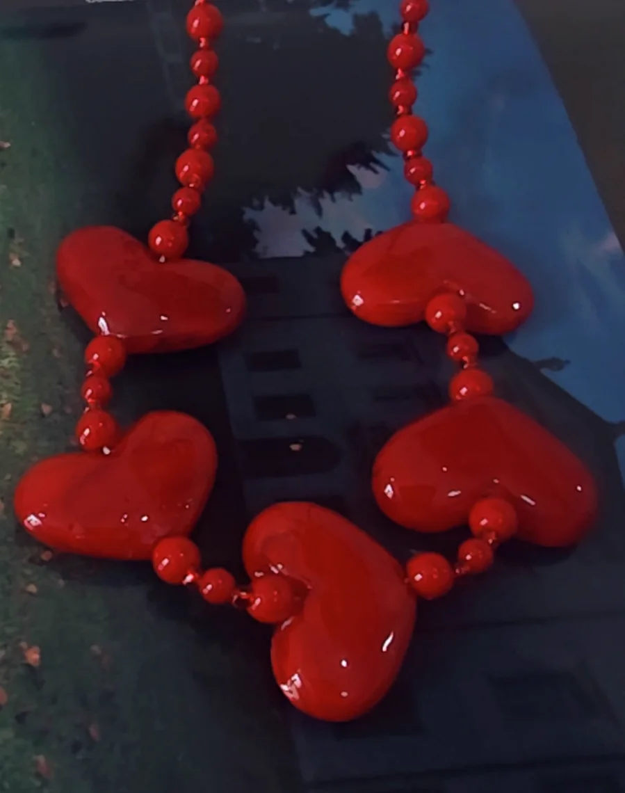 유럽과 미국 스타일의 중국 레드 하트 유리 목걸이