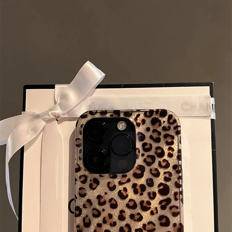 Cute Leopard Print Phone Case for Samsung Galaxy S25 S24 S23 S22 S21 FE Ultra Plus 4G 5G Feather Texture Back Cover - náhled 3