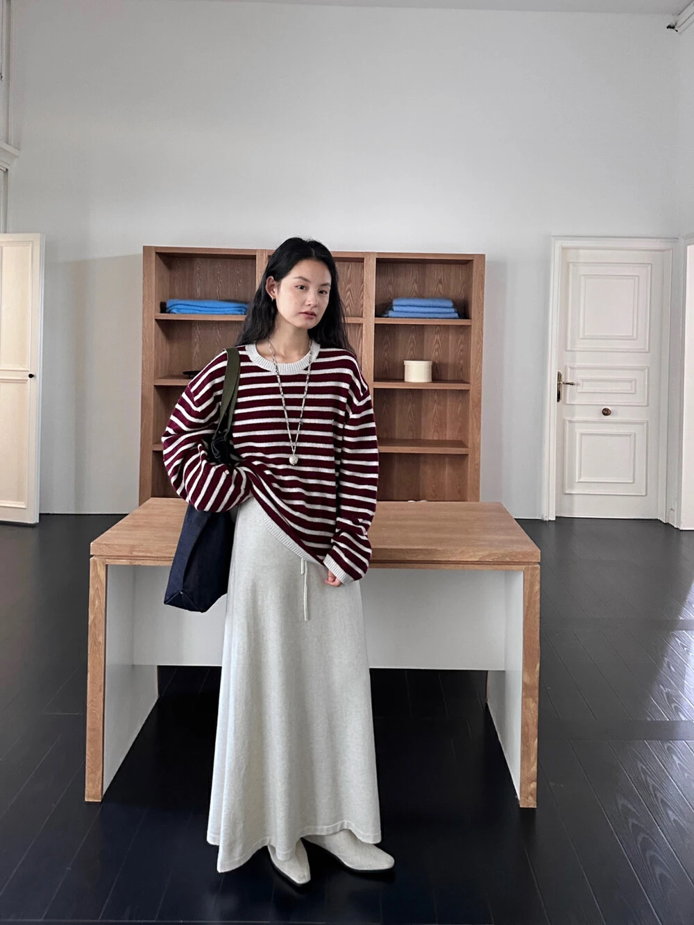 Versatile Medium-Length Wool Knit Skirt For Women With Elastic Waist Soft And Supple Style Wide Hemline Casual Fashion