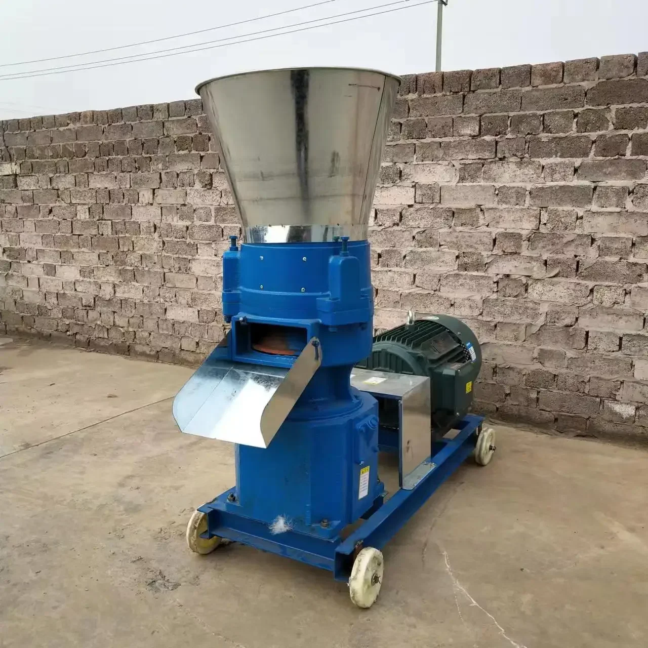 Hot salesAgricultural feed pellet machine manufacturer feed processing machines