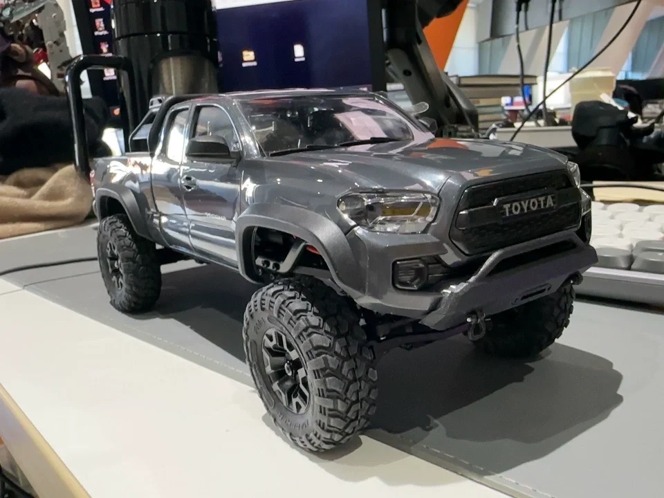 2025 Fms Fcx24m Tacoma Simulazione Piccola Scala 1/24 Auto da Arrampicata Telecomandata Rc Fuoristrada Giocattolo Regalo