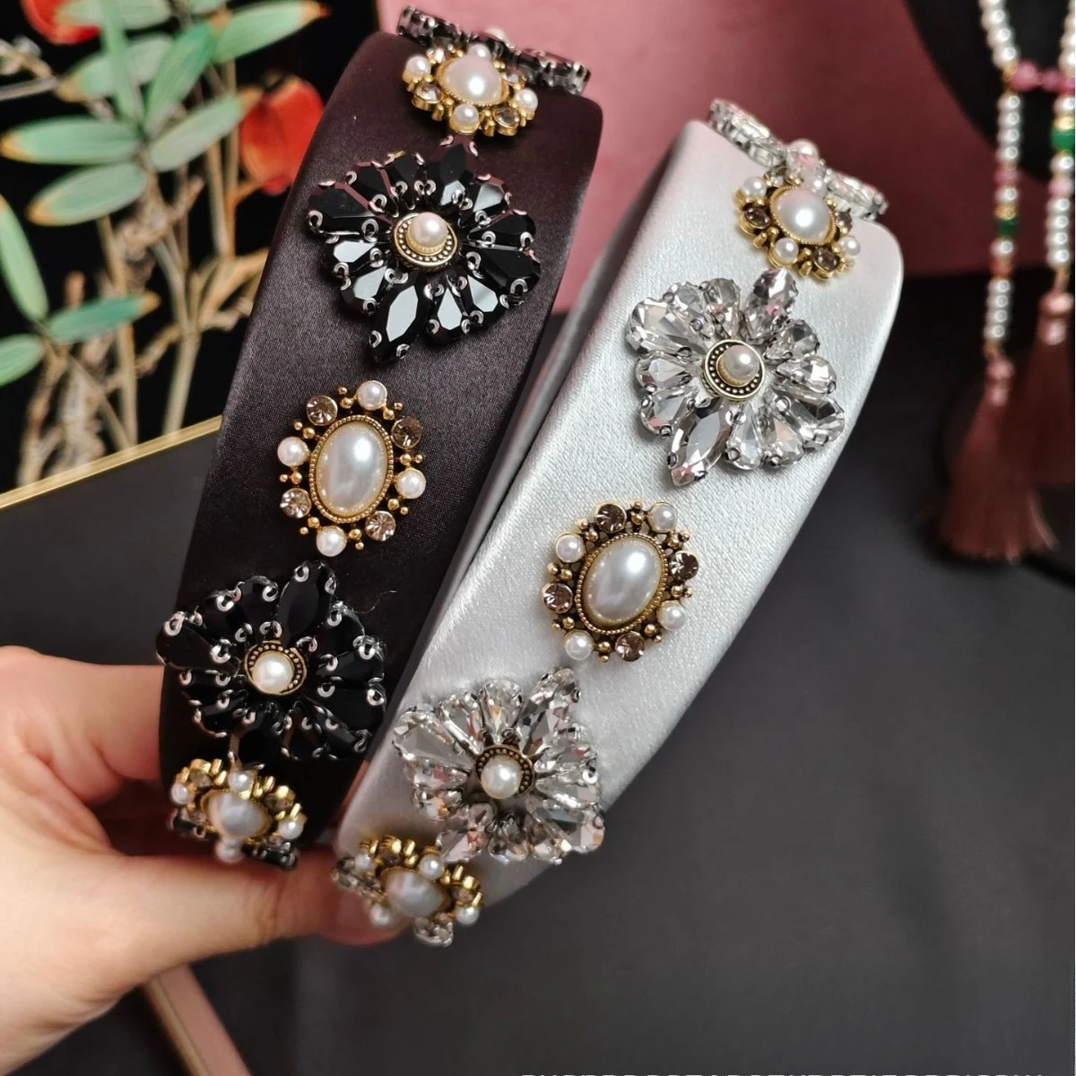 عصابة رأس ألماس لامعة كلاسيكية على الموضة الأوروبية والأمريكية، إكسسوار شعر رائع متعدد الاستخدامات للنساء