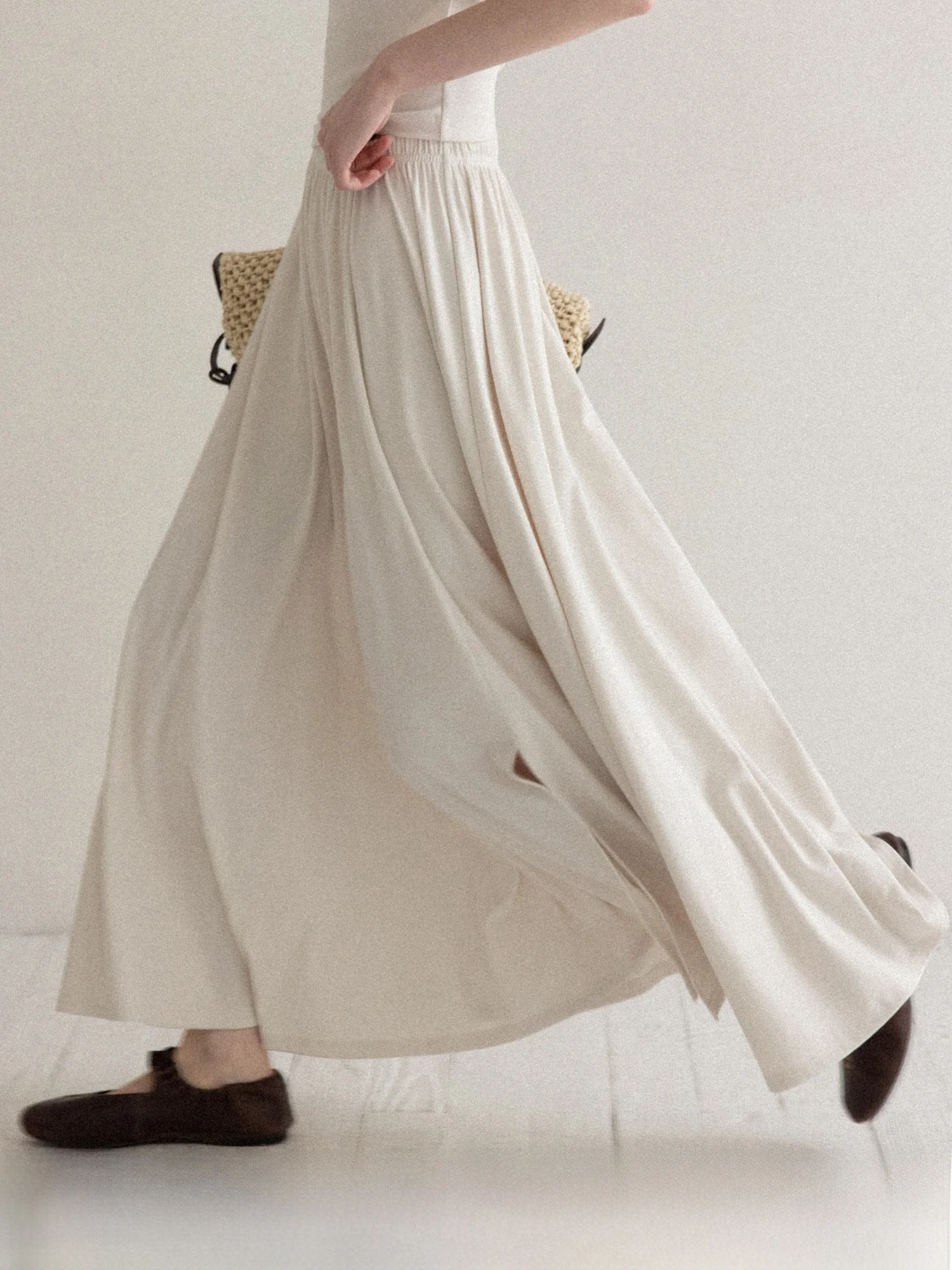 

Юбка А-силуэта с высокой талией, женская, бежевая, универсальная, стройнящая, длинная, летняя, 2026, повседневная, удобная, дышащая