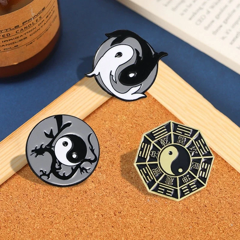 Taiji Bagua Brooch Vintage Metal Yin Yang Badge Pin Unisex DIY for Clothes Bags Shoes Hat Scarf T-shirt Jeans Decoration