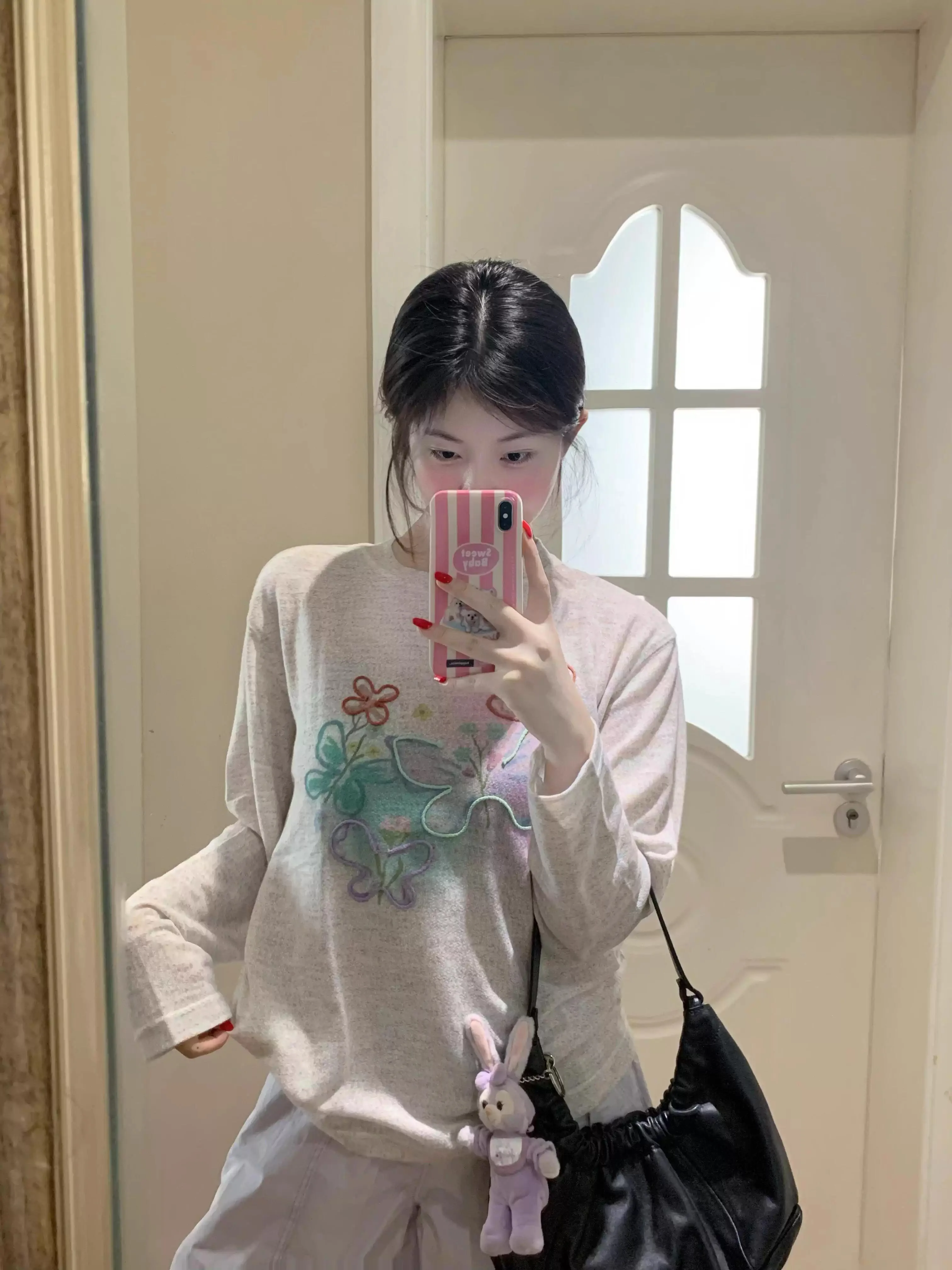 تي شيرت نسائي كوري بأكمام طويلة للخريف وزر مزدوج وحاشية منحنية وملمس جامعي ذكي وأدبي متواضع شبابي وأنيق #6