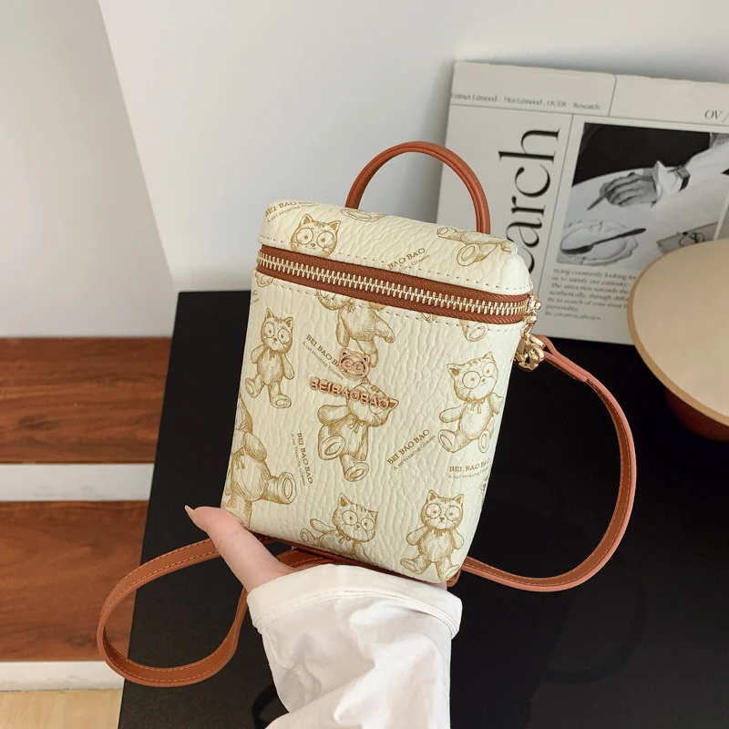 

Printed Bear mobile phone case,mini single-shoulder bag for fashionable ladies,Soft Leather Square box crossbody bag for women