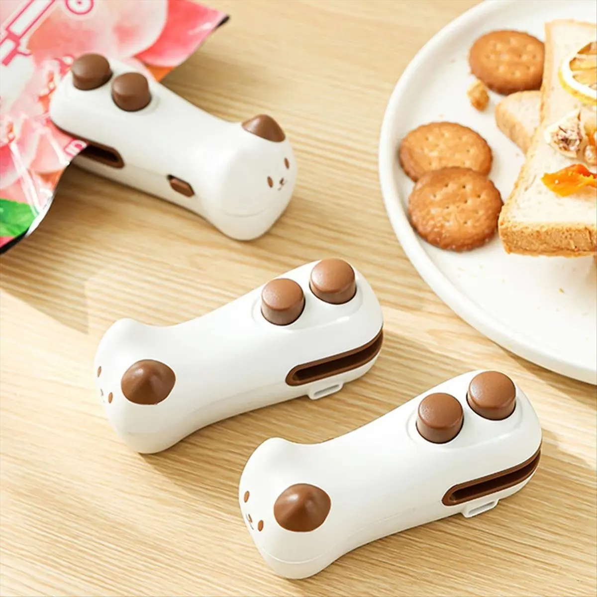 Bag Sealer Mini Bag Sealer with Cutter and Magnet Portable Handheld Freshness for Chips Snacks Candy Pet Food