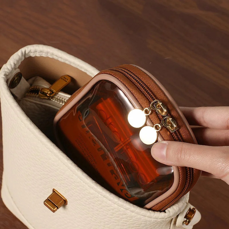 Portable Cosmetic Bag, Touch-Up Partitioned Cosmetic Cosmetics Bag, Multi-Functional Business Trip Toiletry Bag, Can Be Used to Store Air Cushions, Lipstick, Perfume, Contact Lenses, Headphones, Data Cables, Power Banks, Medicine, Health Care Products, Cotton Swabs, Band-Aid, Skin Care Samples, Wash Samples, Etc., Waterproof and Wear-Resistant, Multi-Compartment Storage, Convenient to Pick up