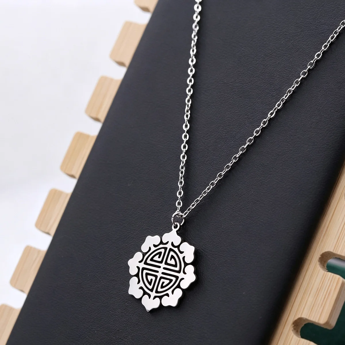 Kinitial Stainless Steel Ethnic Floral Longevity Symbol Pendant Necklace For Women Vintage Oriental Pattern Necklace Jewelry