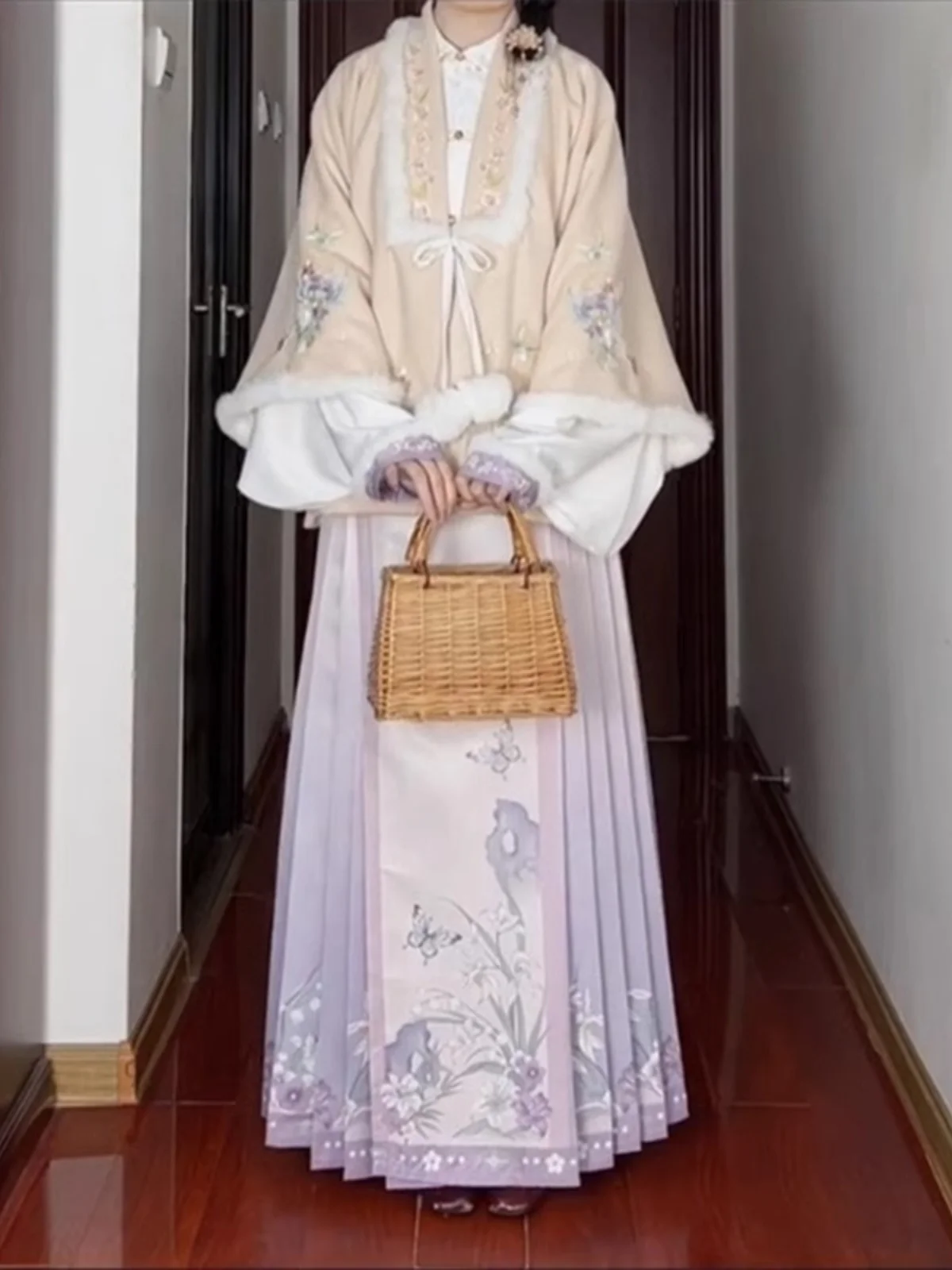 

Cisas New Year's Embroidered Hanfu Women's Clothing Suit Sle Spring 2025 Ladies' Traditional Costume