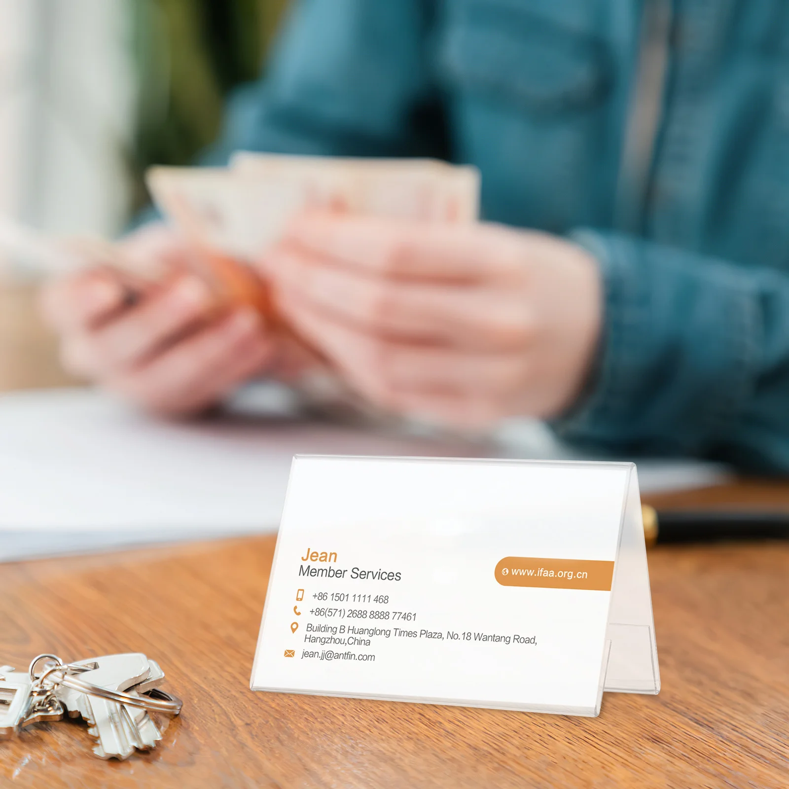 

10Pcs Acrylic Sign Holder V-Shaped Design for Meeting Banquets Restaurants Schools Name Plate Name Plate for Desk