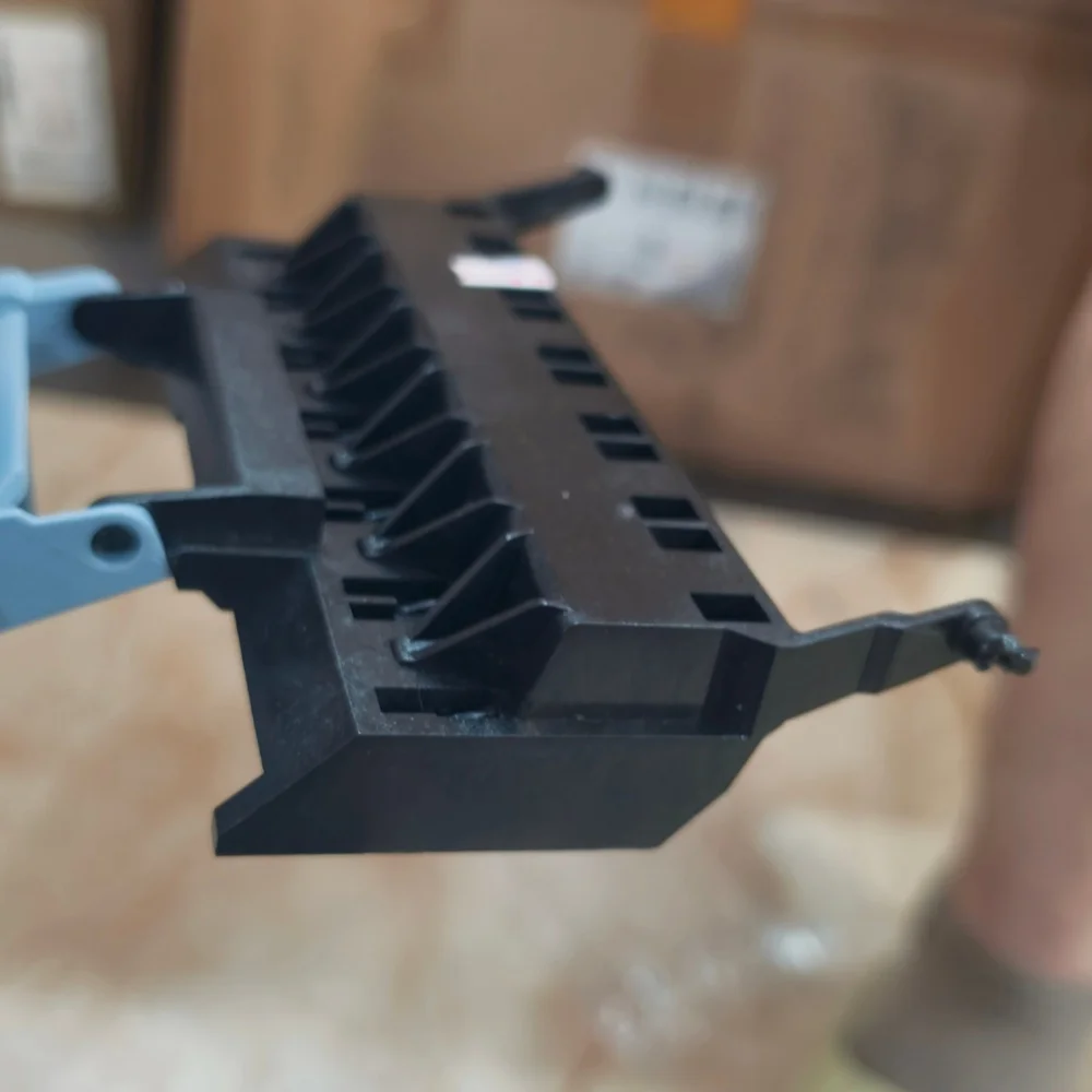 

Крышка каретки в сборе для плоттера HP DesignJet 10 20 30 70 90 100 110 120 130; верхняя крышка печатающей головки