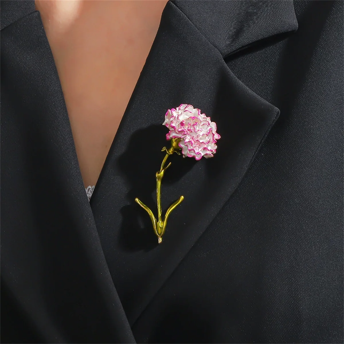 1Pc Romantic Exquisite Carnation Brooch Retro Elegant Pin Classical Creative Jewelry Accessories Party Birthday Festival Gift
