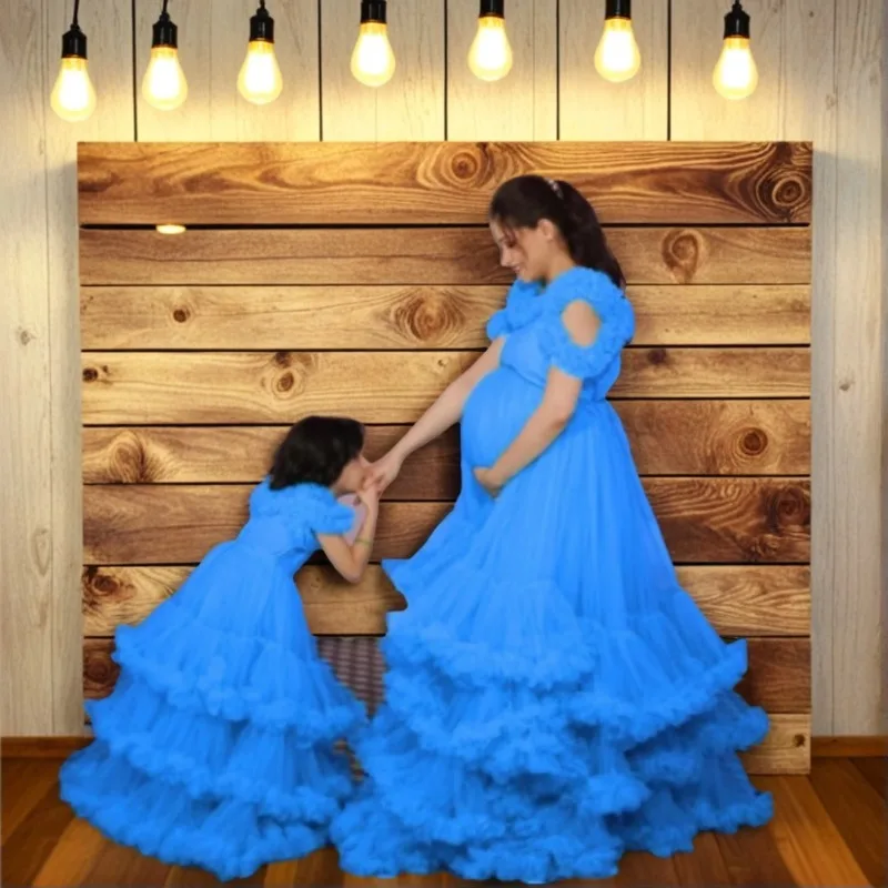 فساتين صور الأمومة المنتفخة للأم والبنت - تول أنيق متدرج - تكدرت خارج الكتف لالتقاط الصور أثناء الحمل، استحمام الطفل