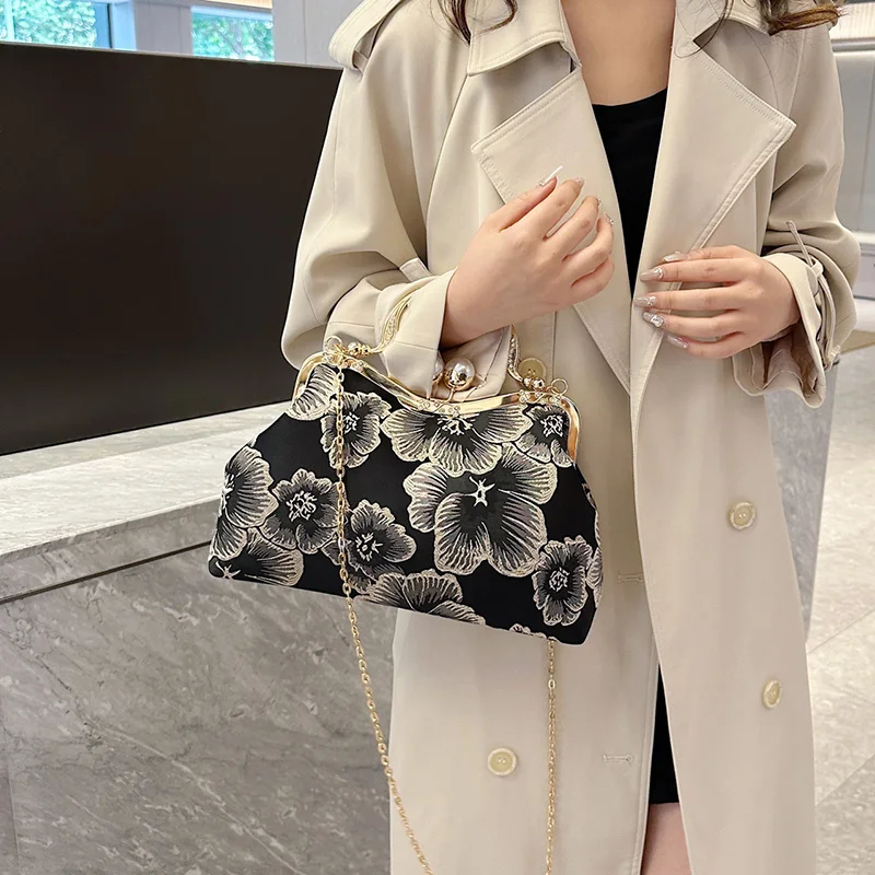 Vintage Women Flower Purse And Handbags Evening Clutch Embroidery Chain Crossbody Bags Wedding Dinner Shell Clip Handle Totes