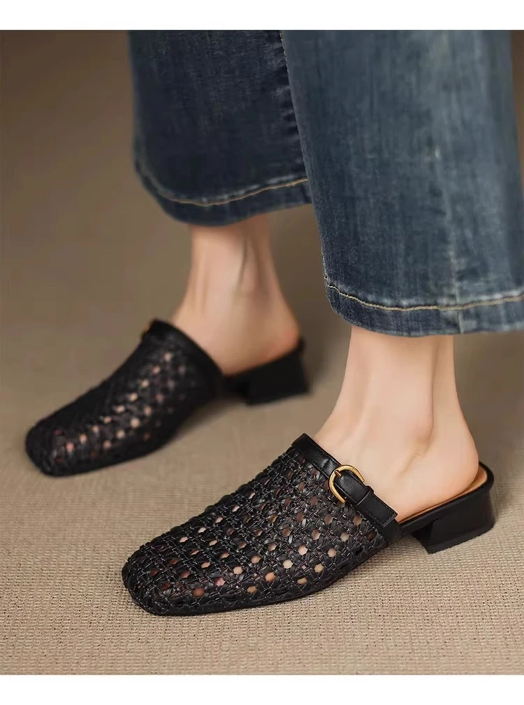 Modische, atmungsaktive, ausgehöhlte Baotou-Slipper für Damen – Neue, lässige Mesh-Halbschuhe mit eckiger Zehenpartie und einem Riemen – Detail 10