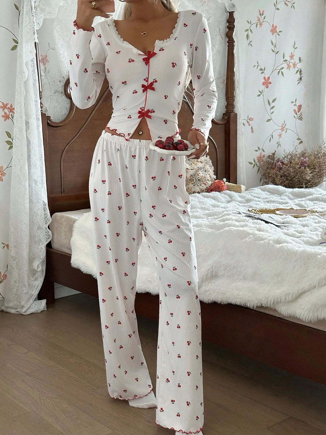 

Women's Cherry Print Pajama Set with Lace Trim & Bow Detail, Long Sleeve V-Neck Sleepwear for Fall Winter