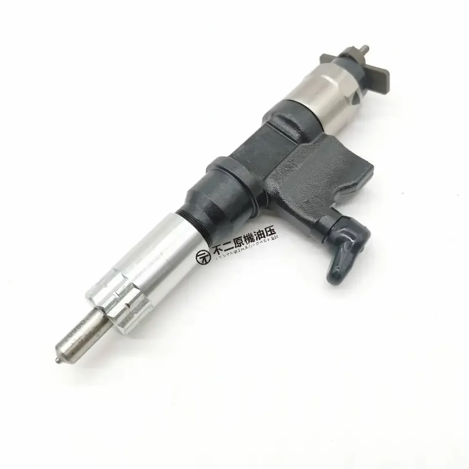 حاقن قضيبي مشترك أجزاء محرك الديزل حاقن الوقود 095000-8901 095000-8900 ل ايسوزو 4HK1