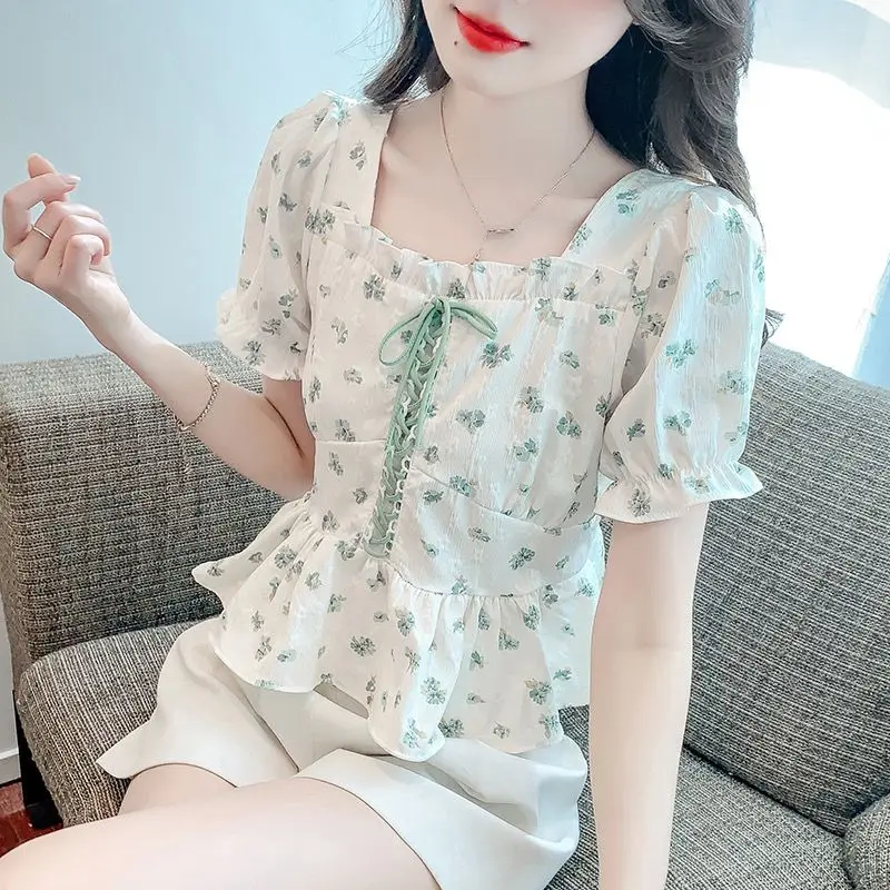 

Korean Sweet Floral Blouse for Women Summer Tie Up Ruffle Trim Square Collar Short Sleeved Top