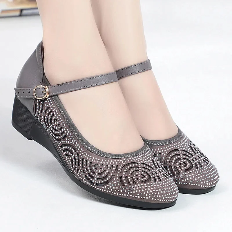 Zapatos de mujer frauen mode süße runde kappe aushöhlen schnalle keil ferse schuhe dame casual büro arbeit schwarze schuhe b609