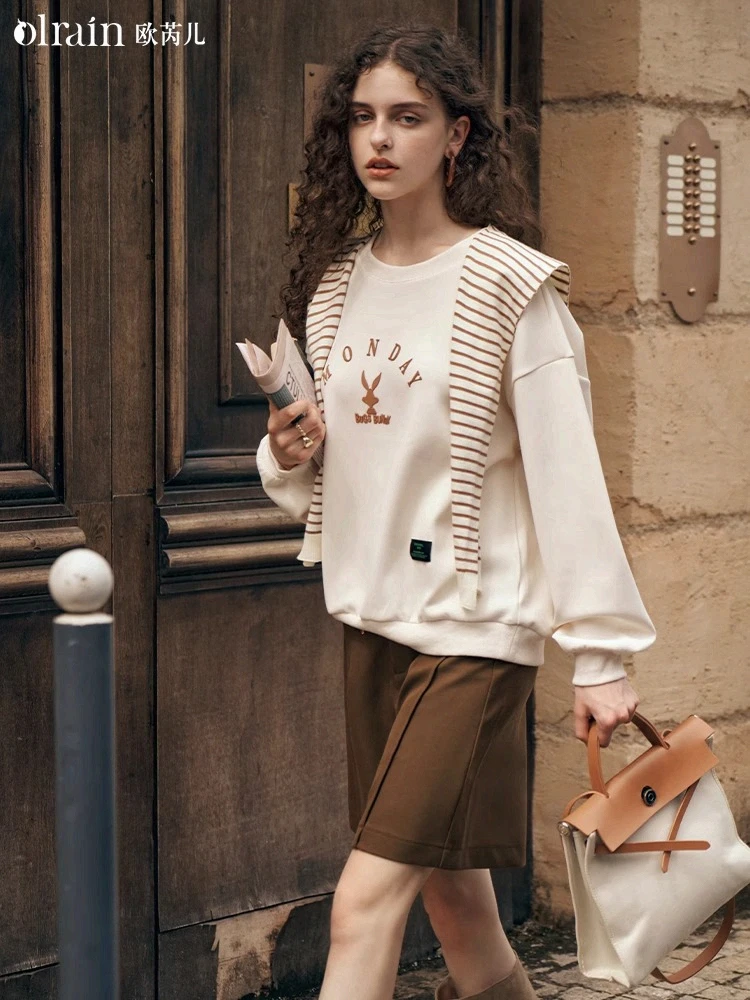 

OLrain Casual American Pullover Sweater Women's Autumn 2025 New Loose Fit Tops O-neck Long Sleeve Sweatshirts Female O23DR86022