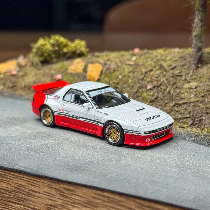 INNO 1/64 RX7 FC3S TMCS Singapore 2025 Event Edition модель