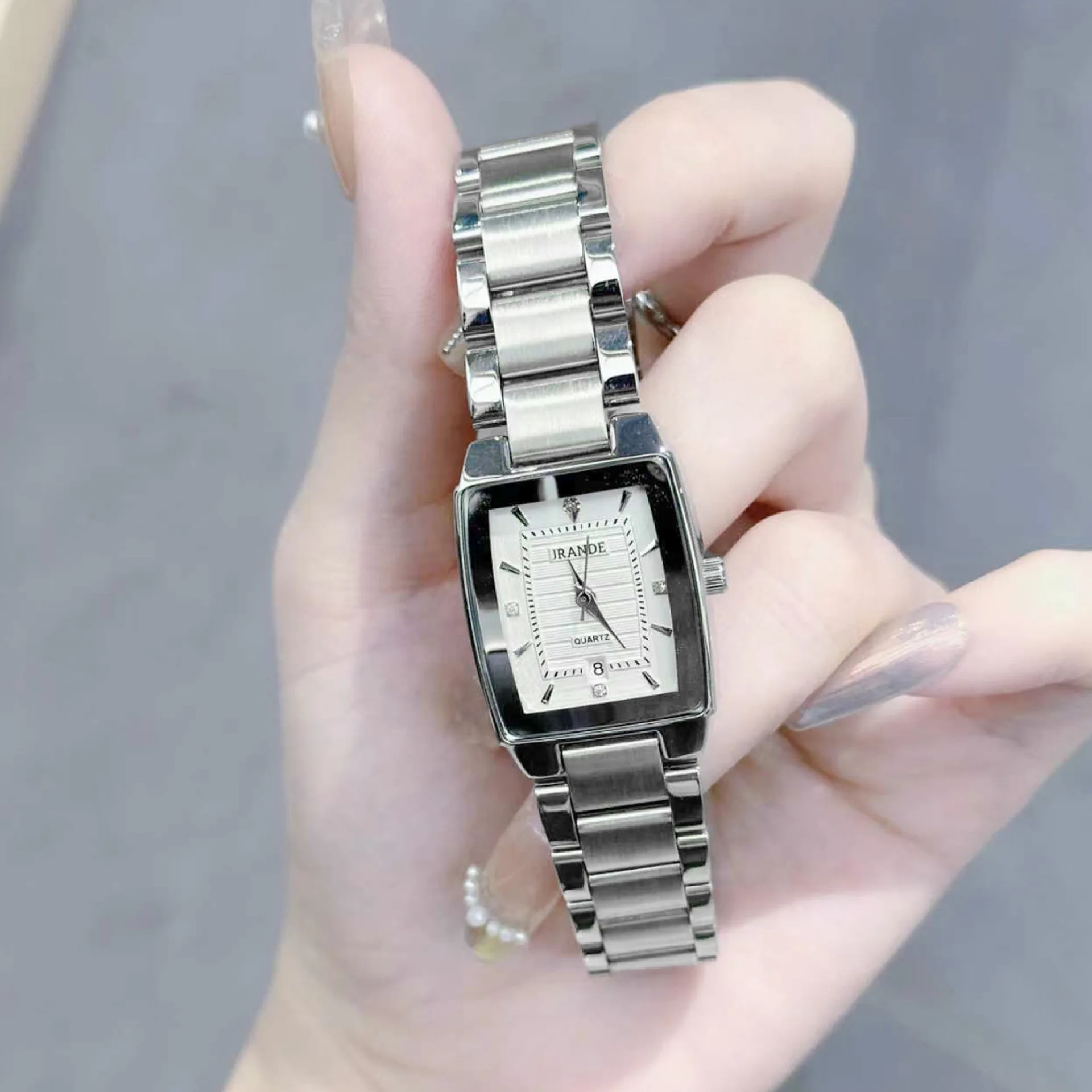 

Women'S Luxury Vintage Watch With A Small Dial, A Stylish And Luxurious Timepiece For Women, A Petite Women'S Watch.