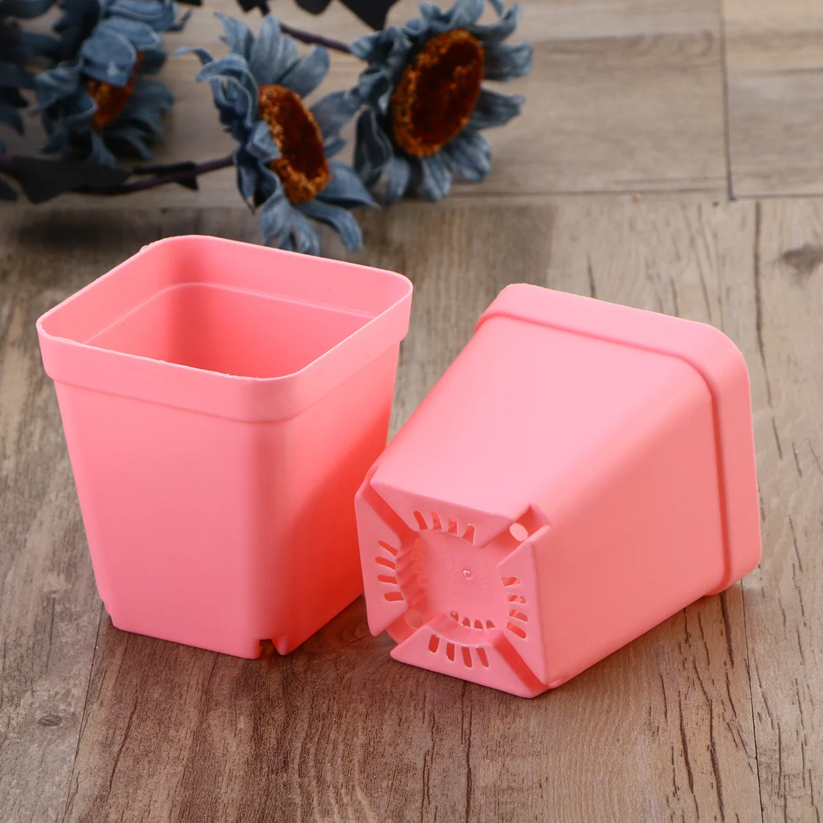 

12Pcs Plastic Flower Pot Set 7x7cm Square Durable Lightweight Planters with Saucers for Plants Gardening Home Decoration