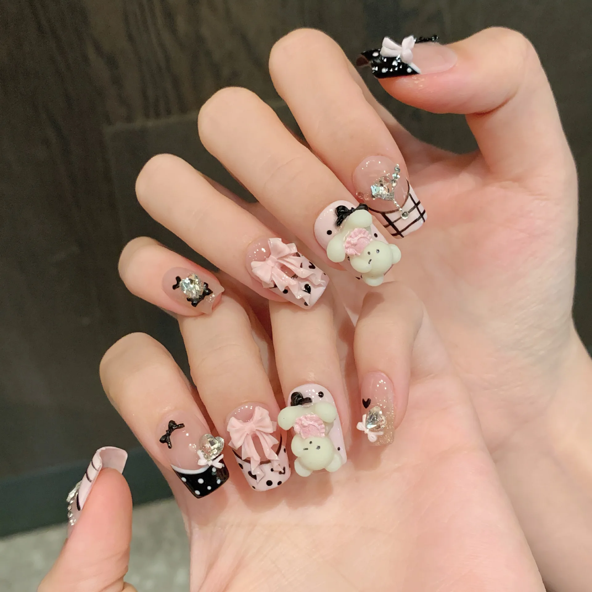 10 faux ongles pressés à la ma - Nail Art Emerald avis et prix