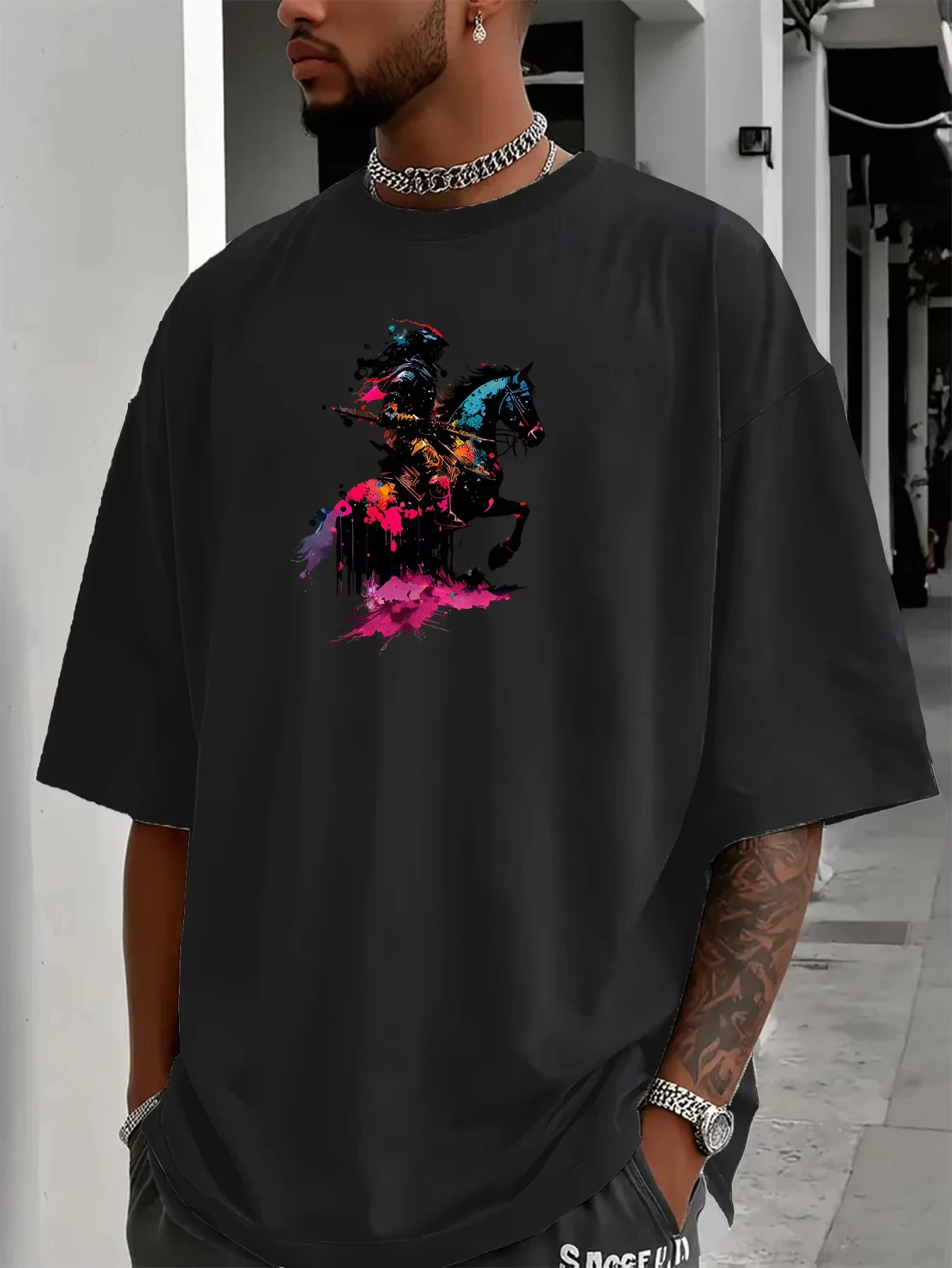 Summer Casual Short-sleeved T-shirt with Knight and Axe Pattern Round Neck Design Loose Fit Comfortable Fabric Trendy Style