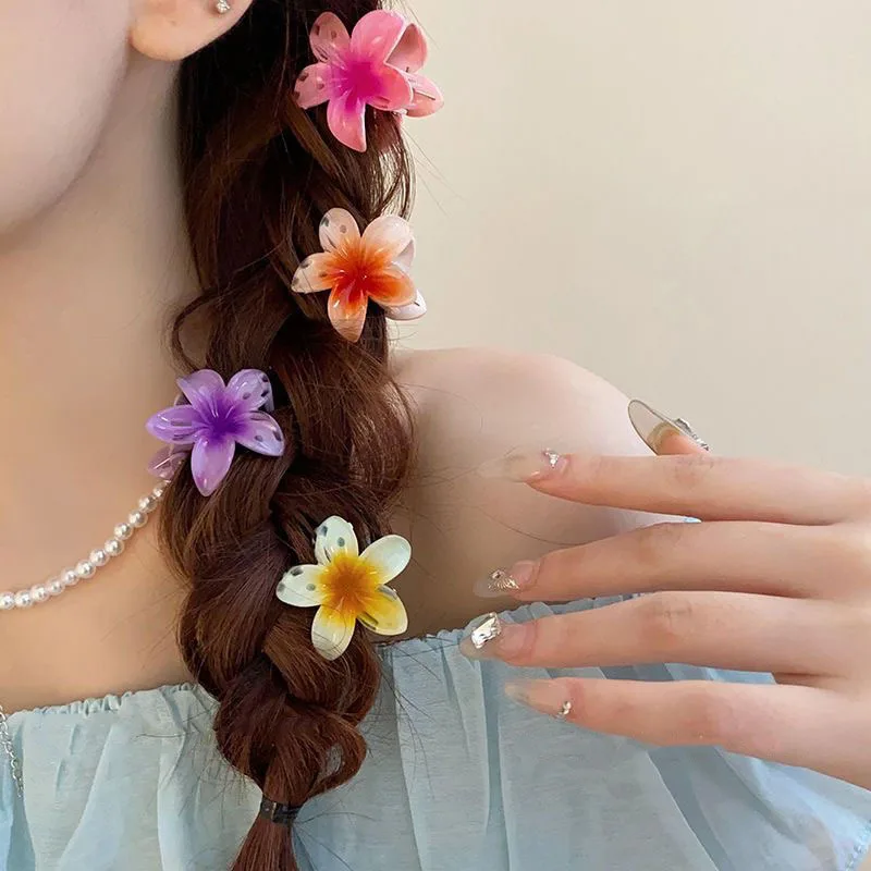 Thumbnail 4 - #68 Cheapest Trendy Hair Clips Deals You Can Get