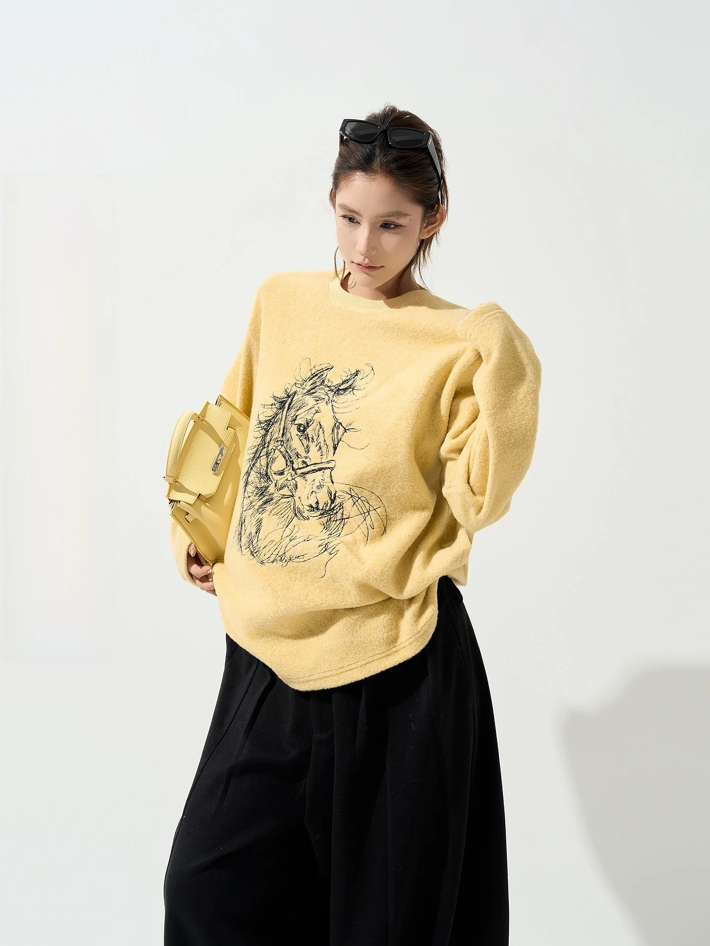 

New Year Cartoon Print Long Sve round Ne Hoodie Women's Loose Fit Overhead Top Warm Comfortable Korean Sle Streetwear