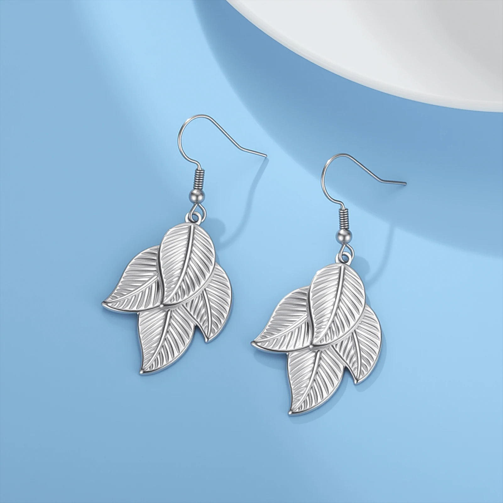 COOLTIME Trendige Blatt-Ohrringe für Damen aus Edelstahl in Goldfarbe, Modische Schmuck-Ohrringe im Großhandel – Detail 9