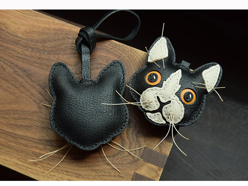 Handgefertigter Leder-Schwarzkatzen-Taschenanhänger Schlüsselanhänger Schwarz-Weißes Katzengesicht Schlüsselring mit Geschenkbox – Detail 4