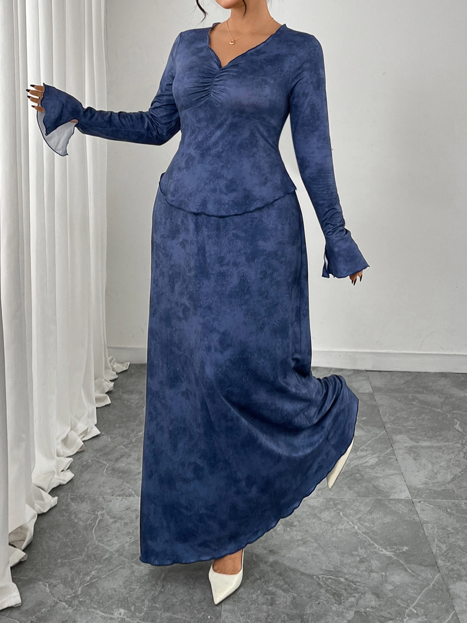 レディース秋服プラスサイズフレア長袖Vネックジャカード柄フィットトップスと伸縮性ウエストロングスカートセット