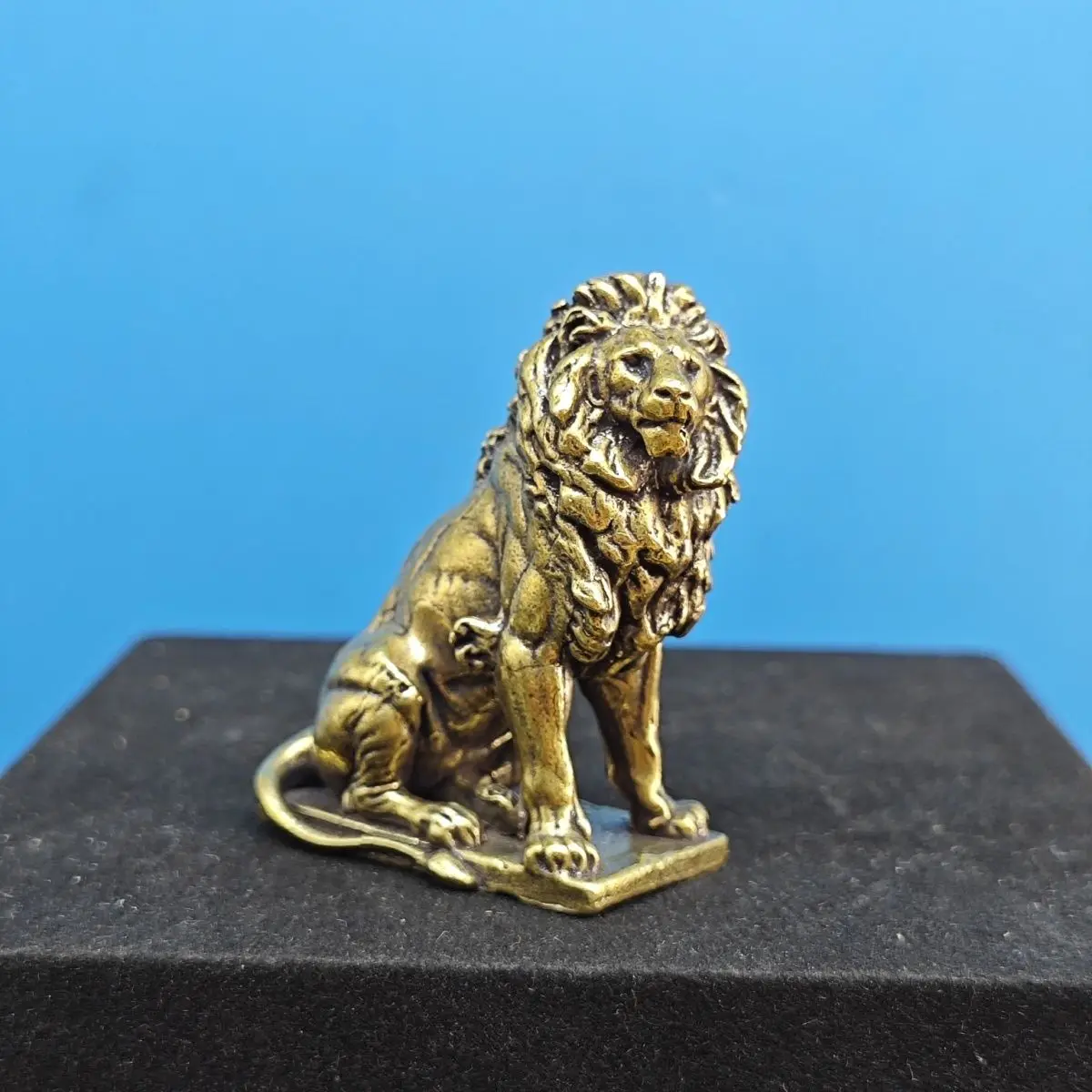 

Antique Brass Lion Figurine - Miniature Solid Statue for Desktop Decor, Vintage Copper Art Collectible Home Decor