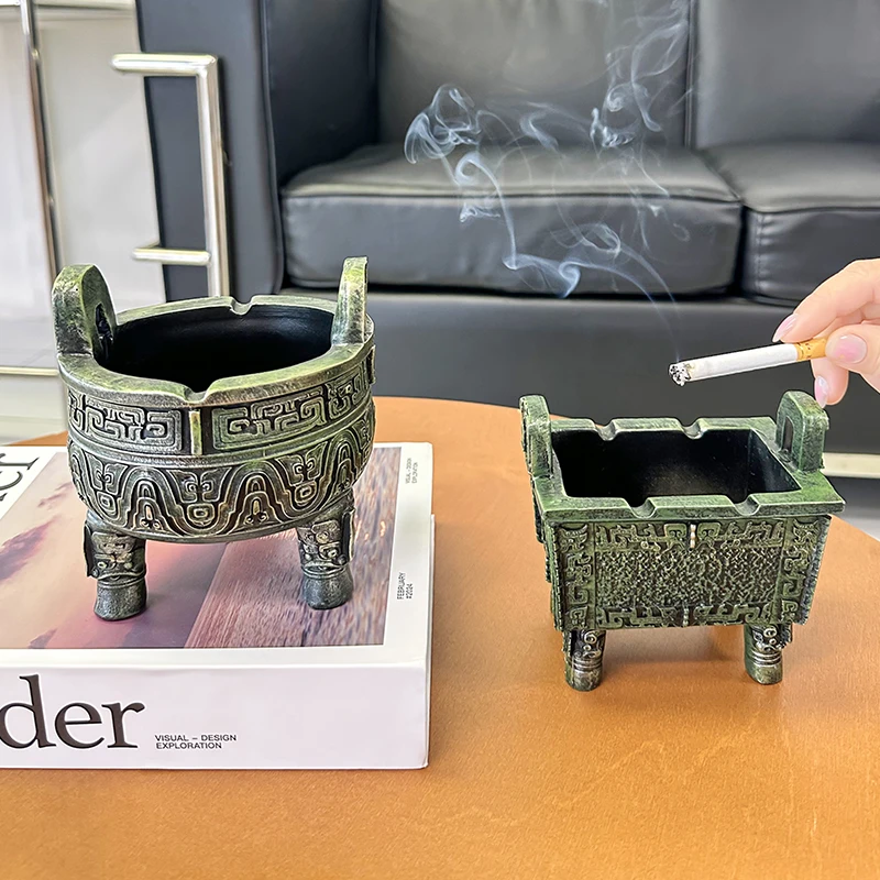 

Chinese Style Men Retro Bronze Tripod Ashtray Ornament Living Room Office Desktop Decoration Exquisite Gift