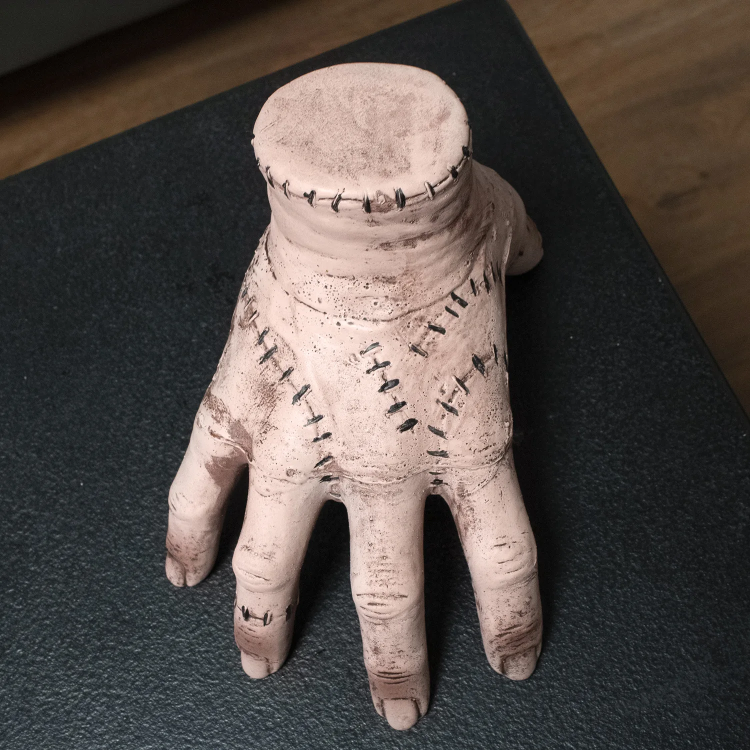 حار بيع الأربعاء هالوين ديكور اللاتكس قطع اليد مخيف نموذج واقعي في الأوراق المالية #4