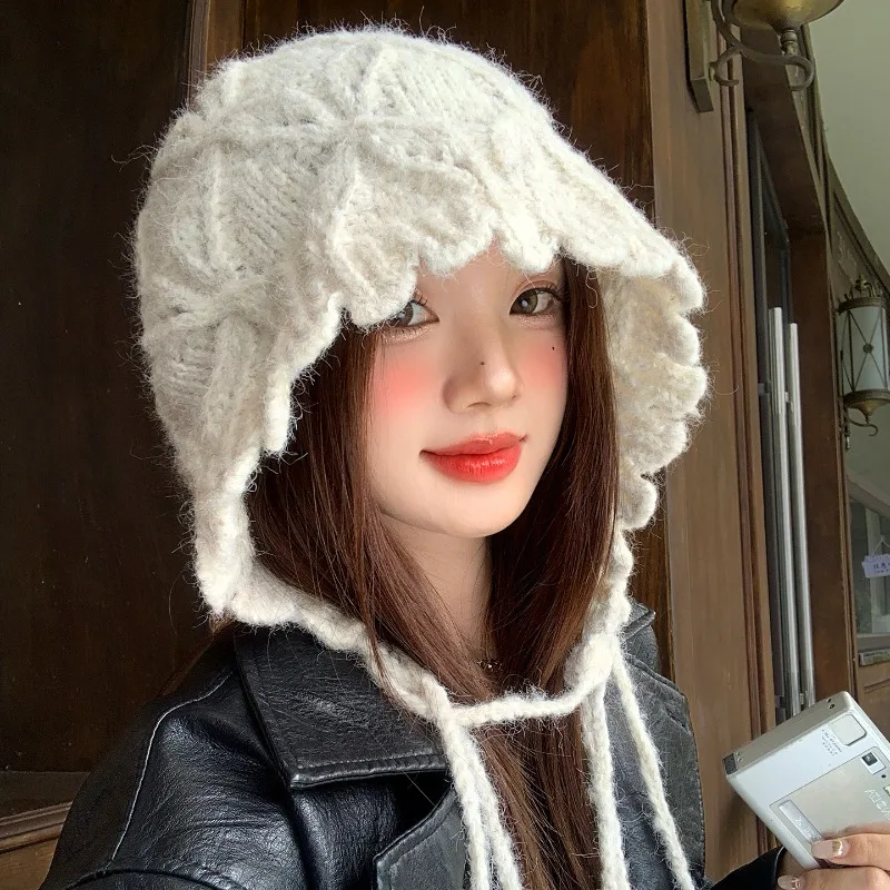 Koreanische handgefertigte gehäkelte Strickmütze mit Diamantgitter-Quasten für Damen, Winterwärme und Ohrenschutz, Bombermütze – Detail 1