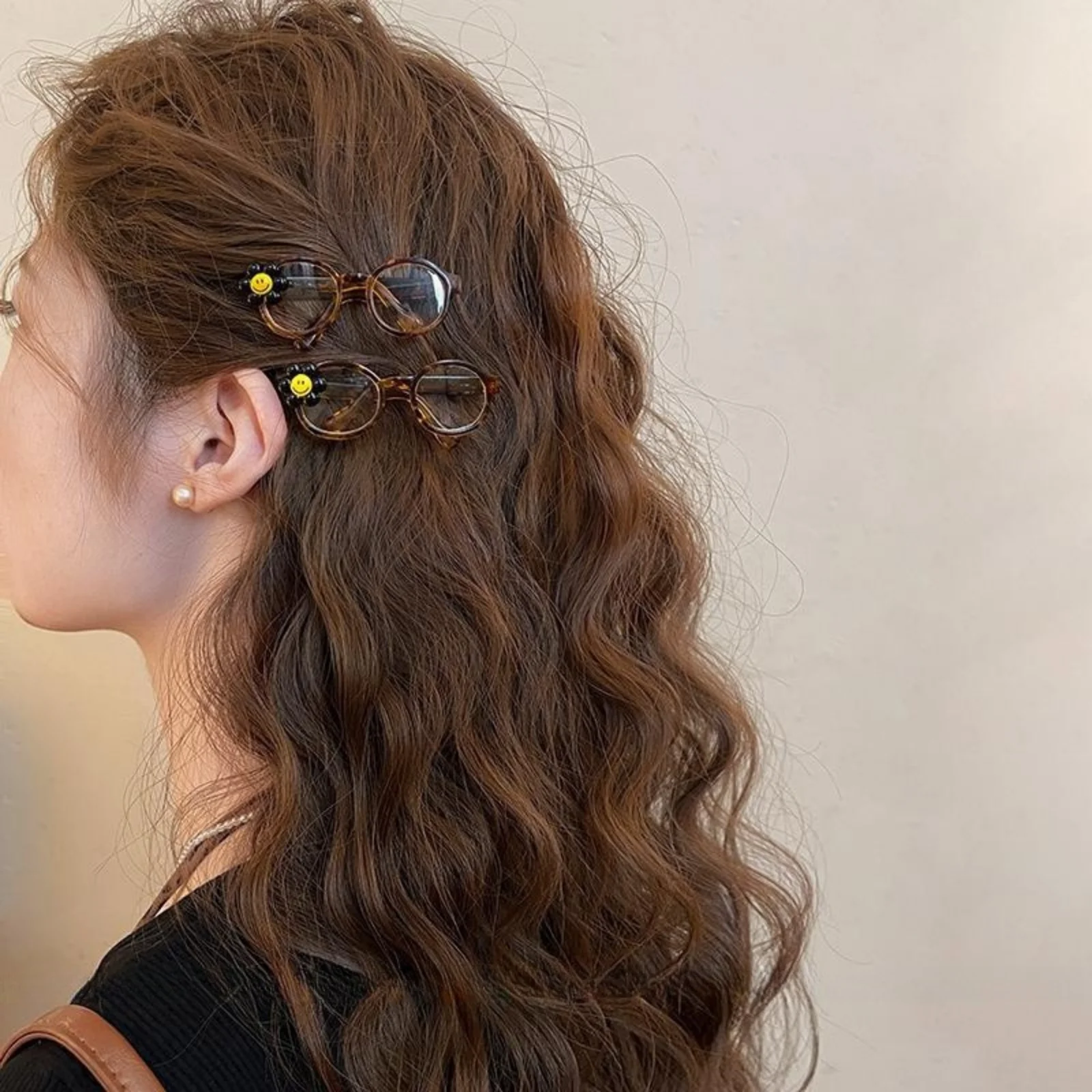 1PC  Cute Mini Glasses Hair Clips with Smile Face, Trendy Hair Accessories for Women, Unique Hair Decor