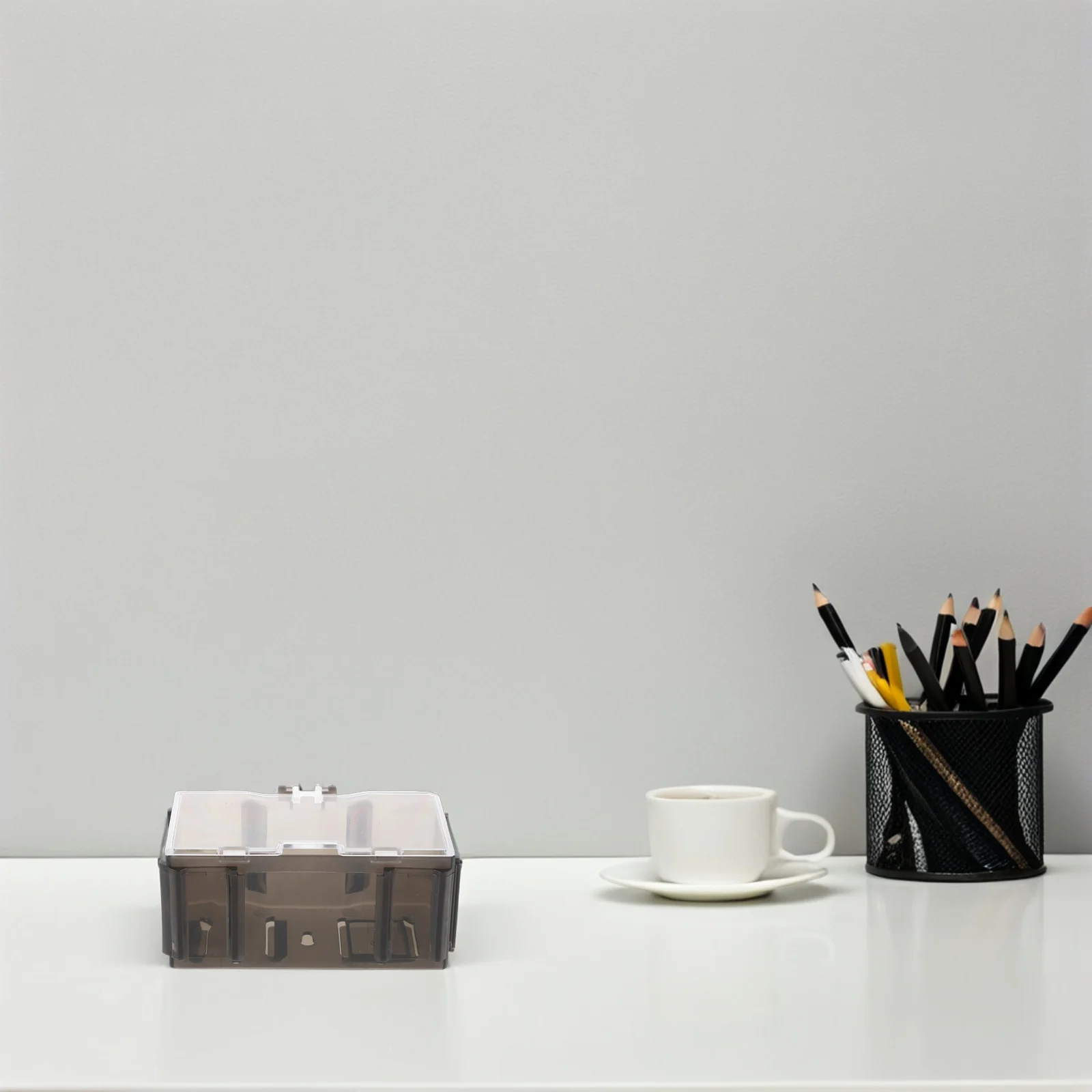 

4Pcs Ornament Storage Box Sturdy Plastic Case for Jewelry Rocks Keepsakes Ideal for Cultural Artifacts Compact Design