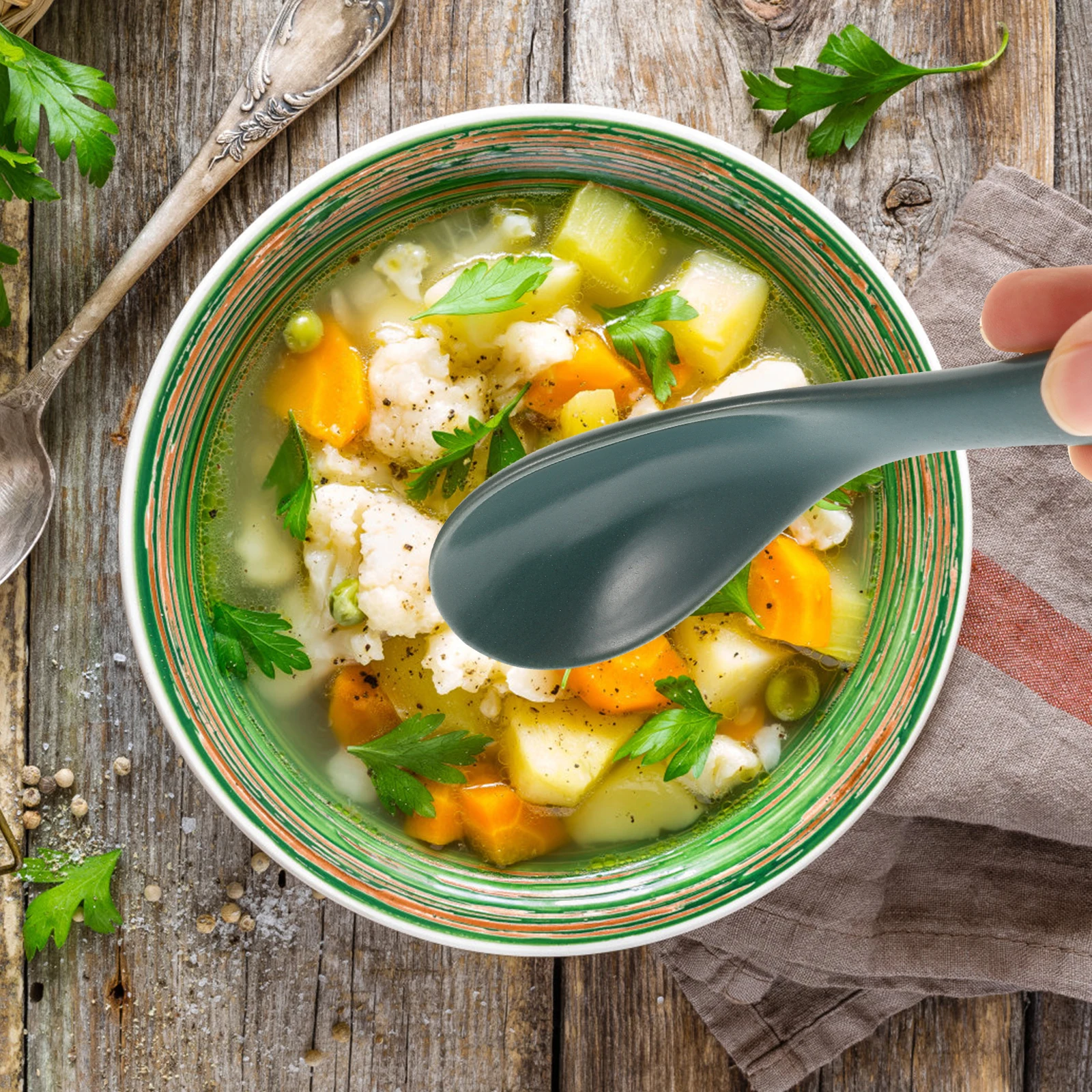 

STOBAZA 4pcs Ceramic Soup Spoon Set Black Noodle Porridge Udon Tableware Short Handle Ceramics