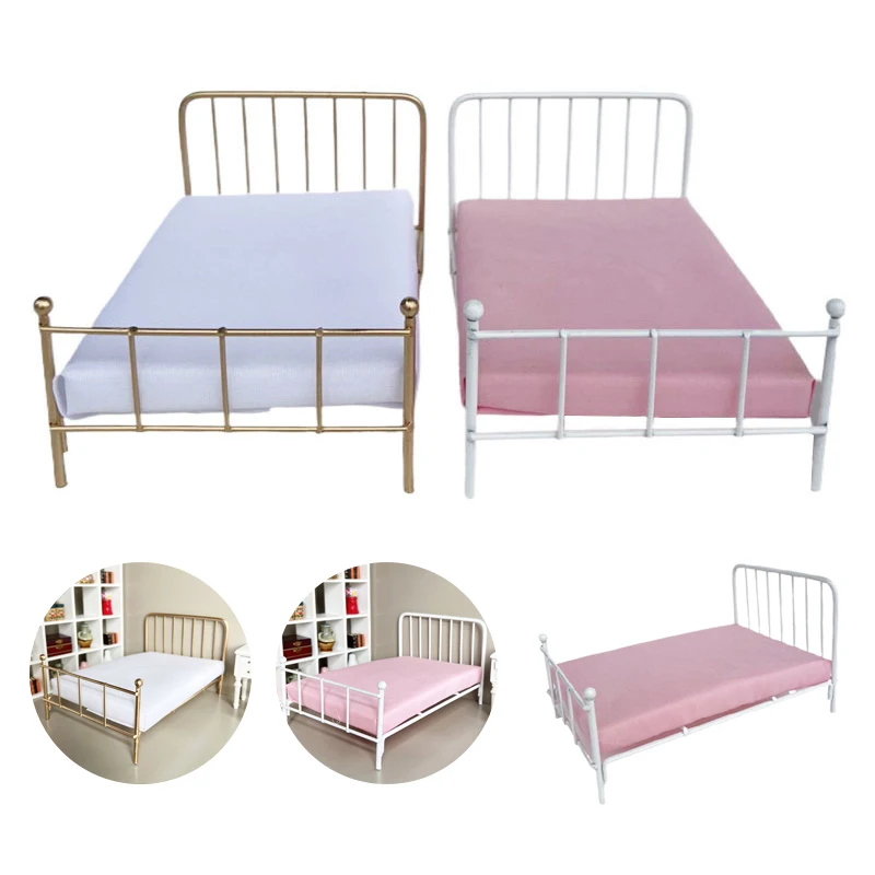 เฟอร์นิเจอร์ตกแต่งบ้านตุ๊กตาขนาด 1:12 ของเล่นจำลอง อุปกรณ์ตกแต่งบ้านตุ๊กตา เตียงโลหะขนาดเล็ก โครงเหล็กเดี่ยว
