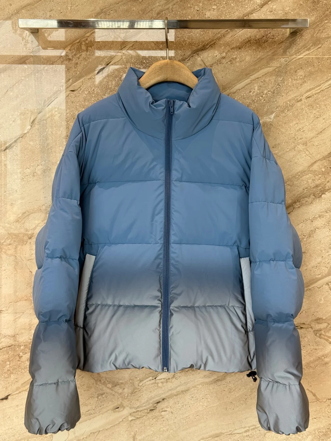 New 2026 Women Dark Gradient Color Short Down Jacket Waterproof Windproof Warm Duck Feather Winter Coats