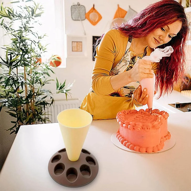 حامل أكياس الأنابيب لتزيين الكعك ، أداة المعجنات مع 8 فتحات ، طقم حامل المعجنات البلاستيكية أ